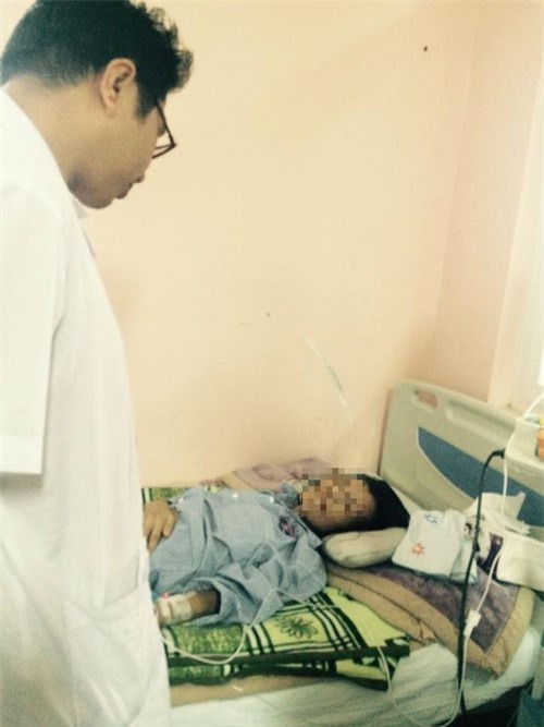 Nguy kịch, di căn khắp cơ thể khi chữa ung thư bằng nước lã với gạo lứt - Ảnh 1.