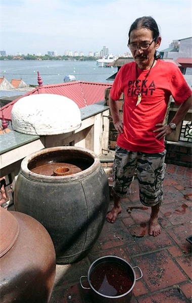 nước mắm nhĩ ,mắm cốt, họa sĩ lê đình nguyên, họa sĩ làm mắm, nước mắm