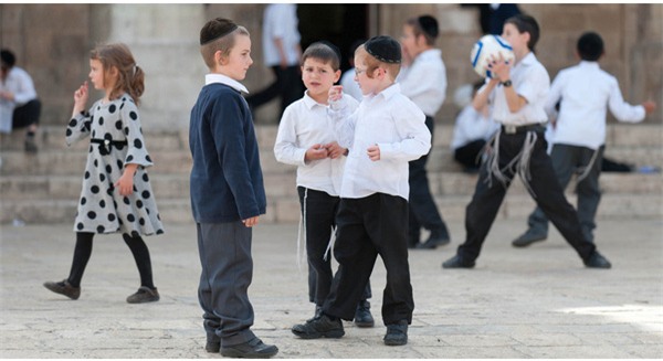 Cho con biết 'mùi tiền' từ 3 tuổi: Cách dạy con sốc của người Do Thái mà bố mẹ Việt nào cũng nên biết