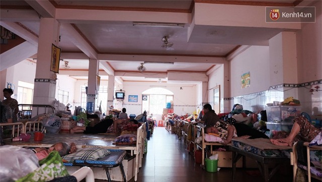 Mái nhà nhỏ cưu mang 136 cụ bà không nhà cửa, không gia đình ở Sài Gòn - Ảnh 2.