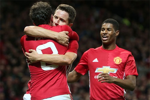 clip mata lap cong, m.u “phuc thu” man city hinh anh 1