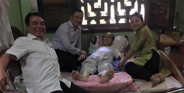 NSƯT Phạm Bằng giấu chuyện nằm viện 4 tháng, sụt 8 kg