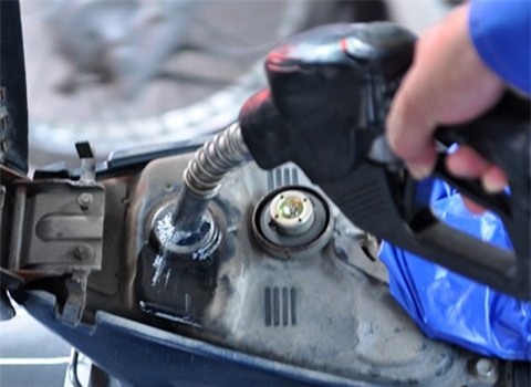 Mẹo hay, đổ xăng, tiết kiệm tiền, xăng tăng giá, giá xăng, đi xe, ô tô, xe máy