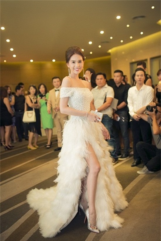 khi ha ho, elly tran, bao anh, pham huong cung mac vay cam long chim hinh anh 6