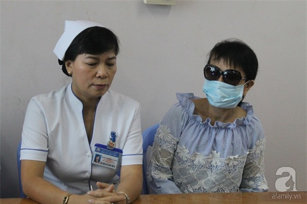 Bom silicon long hon chuc nam truoc, nhung phu nu nay gio day vo cung hoi han