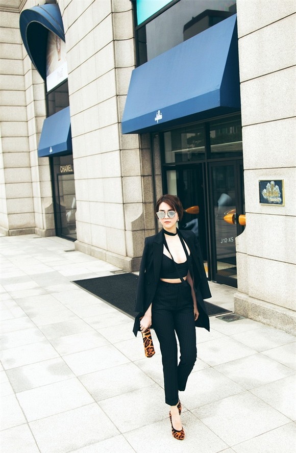 Ngọc Trinh khoe street style cực chất 8