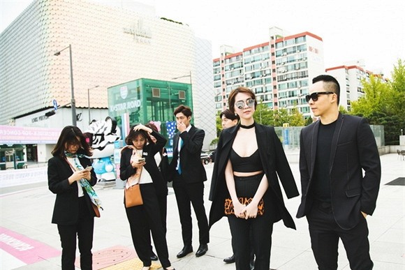 Ngọc Trinh khoe street style cực chất 6