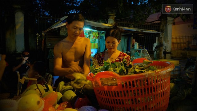 Mái ấm hạnh phúc của anh sửa xe và cô thợ may trong túp lều ở vỉa hè Sài Gòn - Ảnh 15.