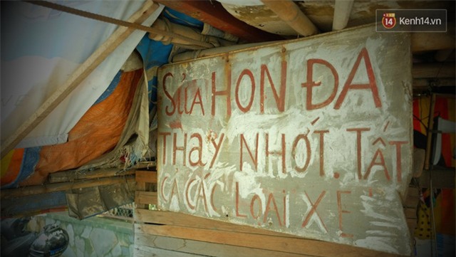 Mái ấm hạnh phúc của anh sửa xe và cô thợ may trong túp lều ở vỉa hè Sài Gòn - Ảnh 4.