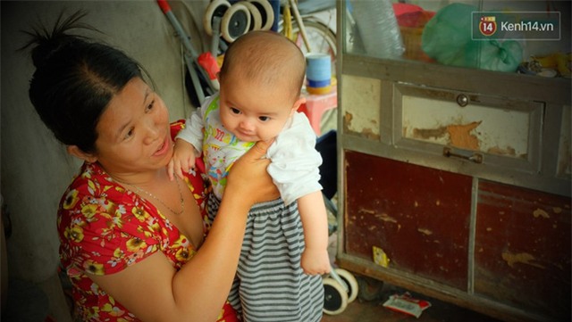 Mái ấm hạnh phúc của anh sửa xe và cô thợ may trong túp lều ở vỉa hè Sài Gòn - Ảnh 6.