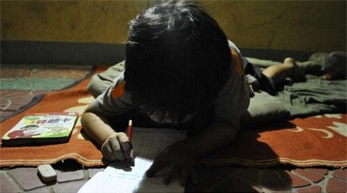 3 dua tre bi bo roi chan dong xa hoi gio co cuoc song hanh phuc - 9