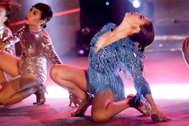 "thot tim" vi quan ngan chang tay gang cua ca si viet hinh anh 10