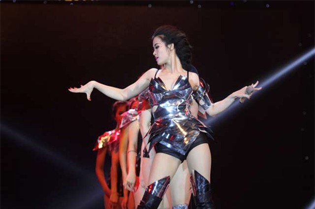 "thot tim" vi quan ngan chang tay gang cua ca si viet hinh anh 12