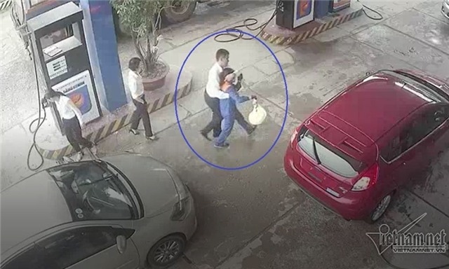 NHÂN VIÊN BÁN XĂNG BỊ ĐÁNH, CÁN BỘ ĐÁNH NHÂN VIÊN, NGHỆ AN