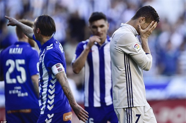 Ronaldo lập hat-trick, Real Madrid xây chắc ngôi đầu La Liga - Ảnh 8.