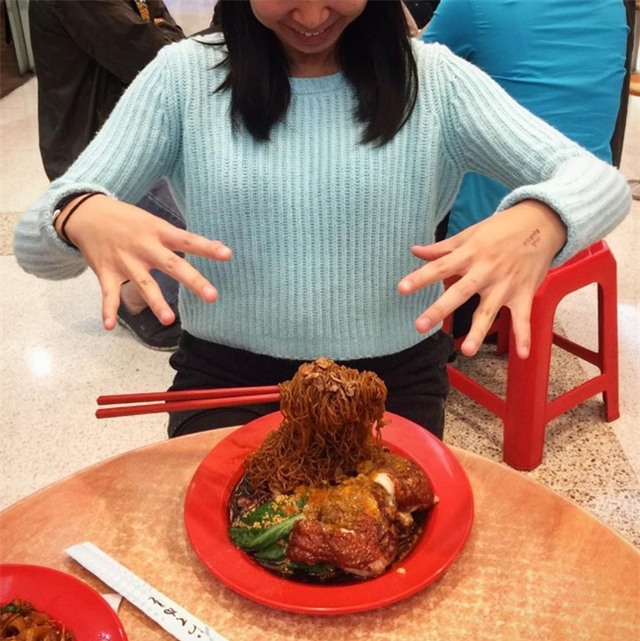 Mì bay - chứ không phải là Mì cay nhé - mới là món ăn hot nhất Sài Gòn bây giờ - Ảnh 4.