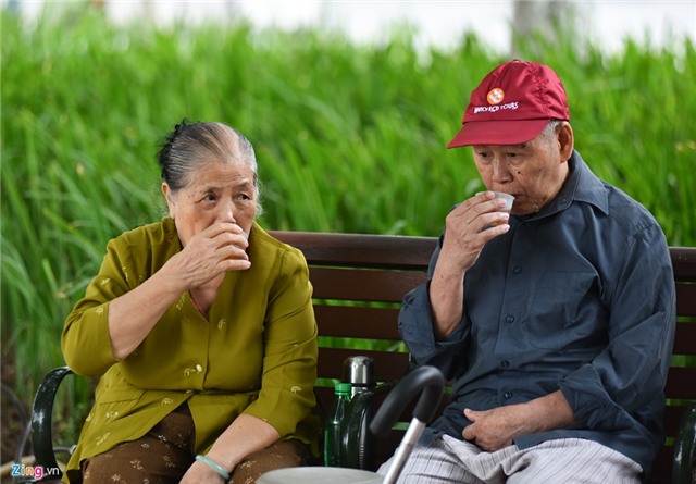 Quang chan ra duong trong gio lanh 20 do C hinh anh 12