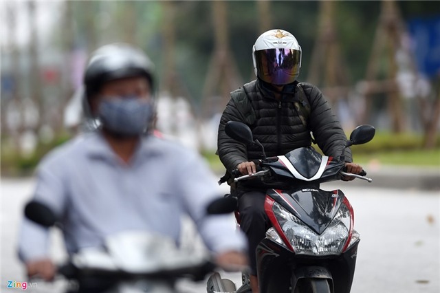 Quang chan ra duong trong gio lanh 20 do C hinh anh 16