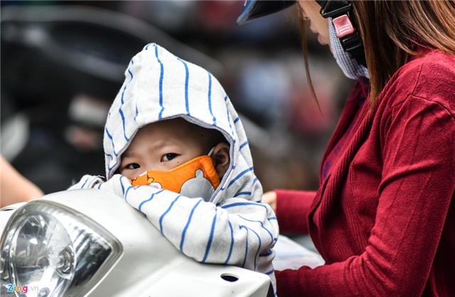 Quang chan ra duong trong gio lanh 20 do C hinh anh 9