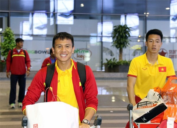 Thay tro Huu Thang thoai mai khi don lanh o Ha Noi hinh anh 2