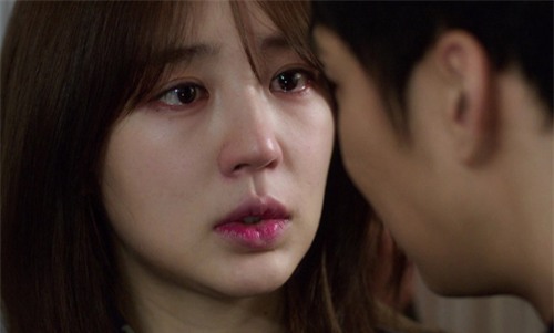 vo cu cua chong lien tuc khoc loc doi tien nuoi con - 2