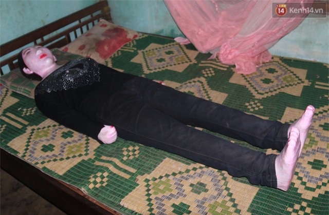 Gặp lại dị nhân Quảng Nam 13 năm vẫn ôm bức tượng chứa thi hài của vợ để ngủ - Ảnh 3.