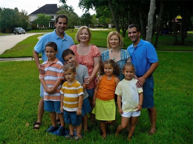 hai cap sinh doi lay nhau va ngoai hinh bat ngo cua nhung dua tre - 2