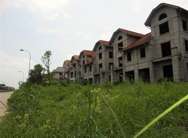 thuế tài sản, thuế nhà, có nhà thứ hai bị đánh thuế, bộ tài chính, đầu cơ nhà đất, bất động sản, biệt thự ma