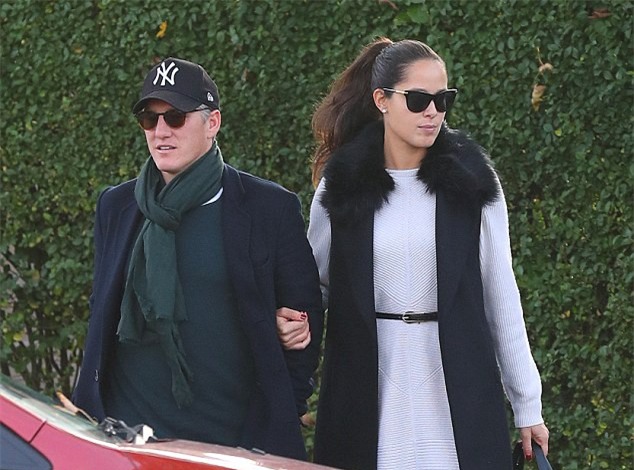 Ronaldo chup hinh goi cam ben chan dai hinh anh 5