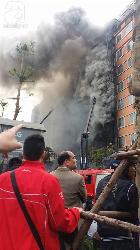 Vụ cháy trên phố Trần Thái Tông: “Chúng tôi sạt nghiệp rồi”