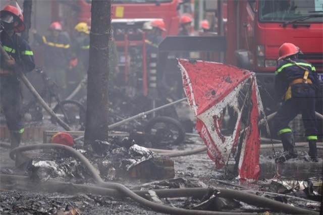 Mat tien 4 can nha bi thieu rui trong dam chay quan karaoke hinh anh 7