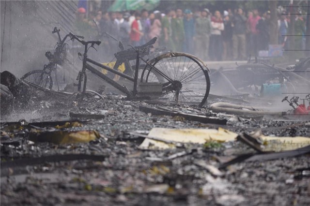 Mat tien 4 can nha bi thieu rui trong dam chay quan karaoke hinh anh 8