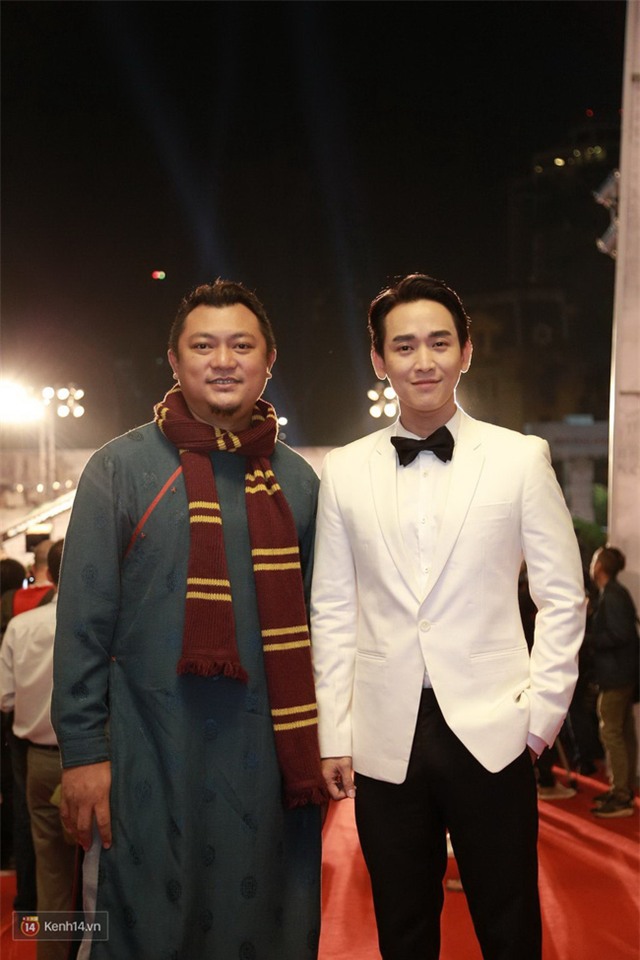 Angela Phương Trinh hở bạo, tự tin đọ vẻ sexy với dàn sao nữ tại lễ khai mạc LHP Quốc tế Hà Nội - Ảnh 13.