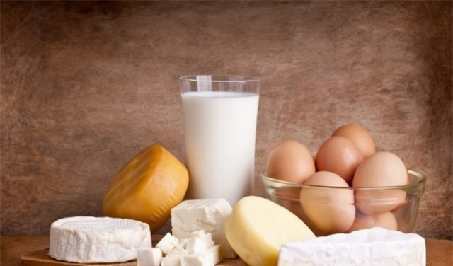 Mới 2 tuổi đã bị sỏi thận, bố mẹ chết lặng vì thực phẩm vàng ngày nào con cũng uống - Ảnh 2.