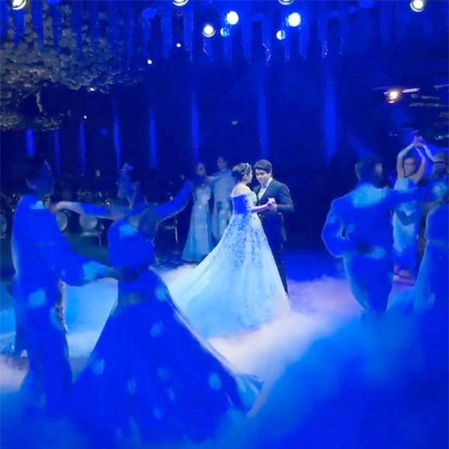 Con gái tài phiệt Nga mặc váy 13 tỷ, bánh cưới cao hơn 3m trong đám cưới xa hoa - Ảnh 3.