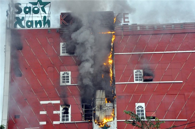 Nhung vu chay quan karaoke kinh hoang tren ca nuoc hinh anh 2