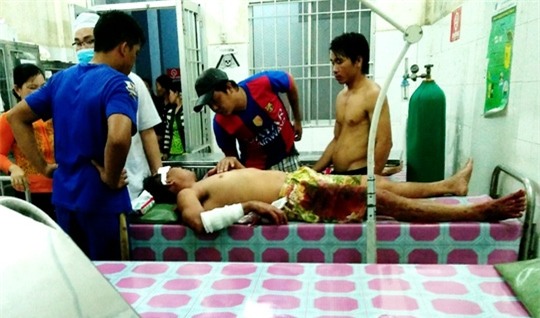 Ông Chóc đã được xuất viện vào tối cùng ngày vì bác sĩ xác định các vết thương không nặng lắm.