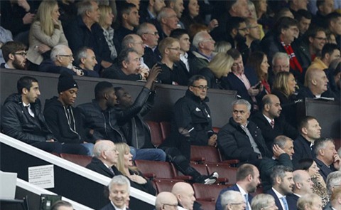 Có ai ở đây coi Mourinho ra gì không?