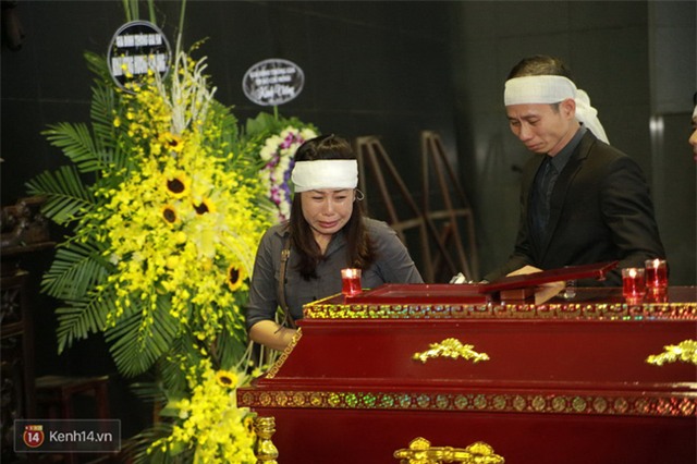 Người thân, đồng nghiệp khóc nấc tiễn đưa NSƯT Phạm Bằng - Ảnh 11.