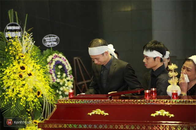 Người thân, đồng nghiệp khóc nấc tiễn đưa NSƯT Phạm Bằng - Ảnh 12.