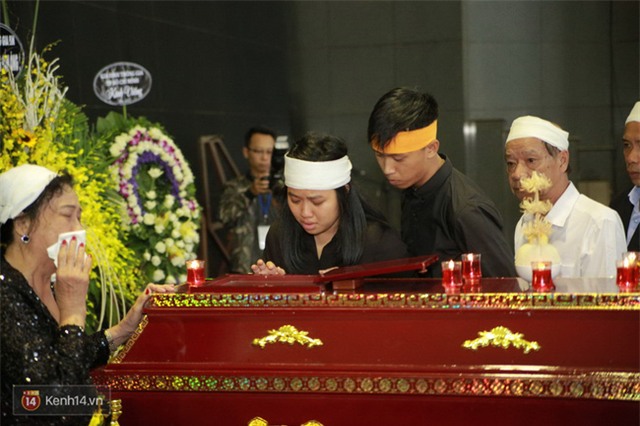 Người thân, đồng nghiệp khóc nấc tiễn đưa NSƯT Phạm Bằng - Ảnh 13.