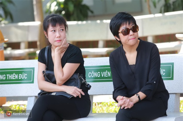 Người thân, đồng nghiệp khóc nấc tiễn đưa NSƯT Phạm Bằng - Ảnh 18.