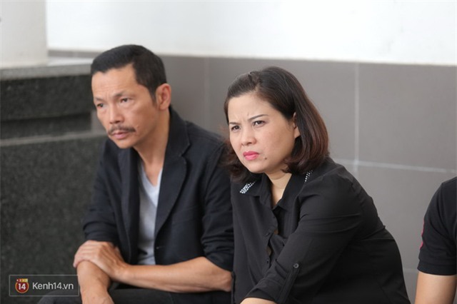 Người thân, đồng nghiệp khóc nấc tiễn đưa NSƯT Phạm Bằng - Ảnh 4.