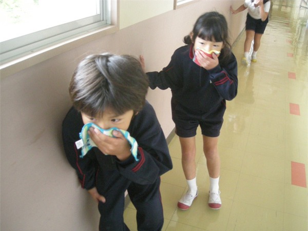 Ở Nhật, khi xảy ra hỏa hoạn thì mỗi em bé sẽ là một người hùng - Ảnh 5.