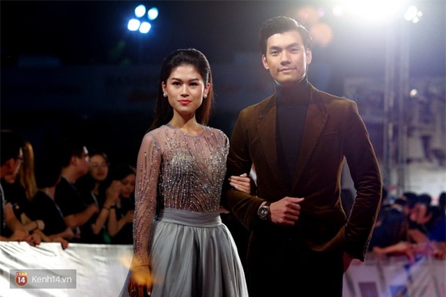 Bế mạc LHP Quốc tế Hà Nội: Hoa hậu Mỹ Linh kín đáo, Ngọc Hân - Nam Em lấp ló vòng 1 gợi cảm - Ảnh 10.