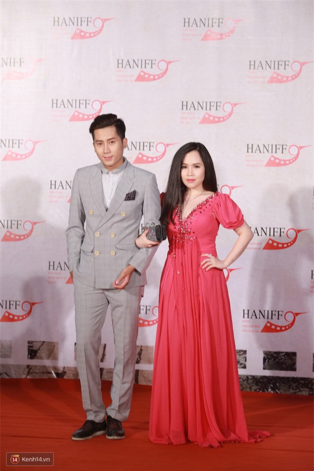 Bế mạc LHP Quốc tế Hà Nội: Hoa hậu Mỹ Linh kín đáo, Ngọc Hân - Nam Em lấp ló vòng 1 gợi cảm - Ảnh 16.