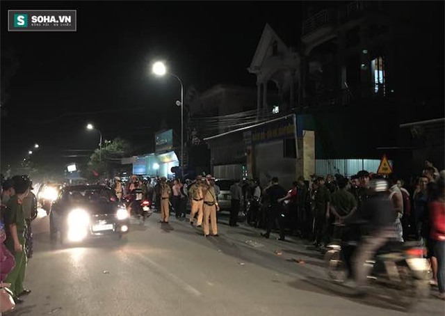 Hàng trăm cảnh sát bao vây bắt sới bạc, cẩu nhiều ô tô về điều tra - Ảnh 3.