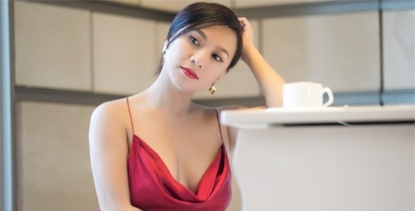 cuoc doi truan chuyen it ai ngo cua "nu hoang sexy" y phung hinh anh 10