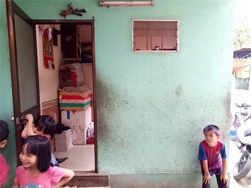 nghen long canh con bi mau trang, cha ung thu bao tu giai doan cuoi - 2