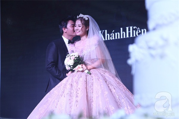 Đám cưới diễn viên Khánh Hiền - James Ngô